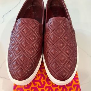 EUC Tory Burch Burgundy Sneaker